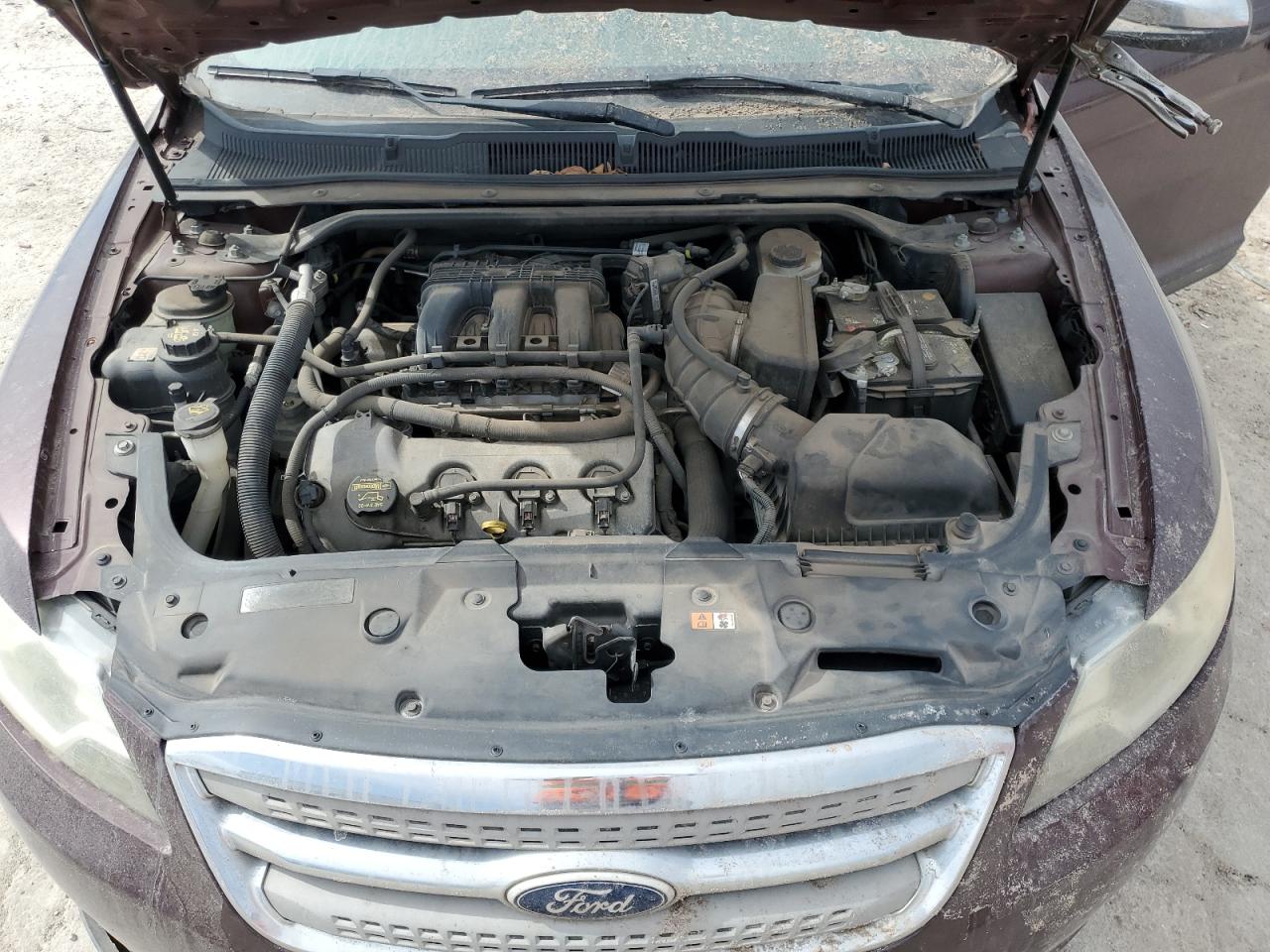2011 Ford Taurus - Image 11