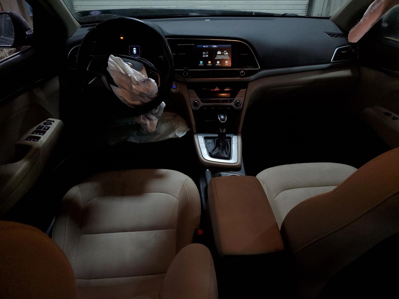 2017 Hyundai Elantra - Image 8