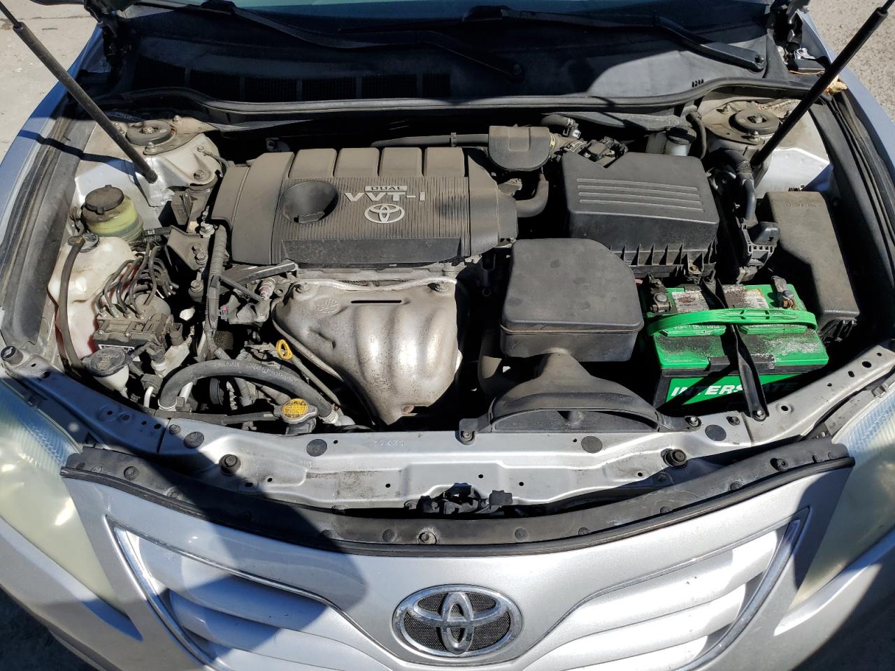 2010 Toyota Camry - Image 11