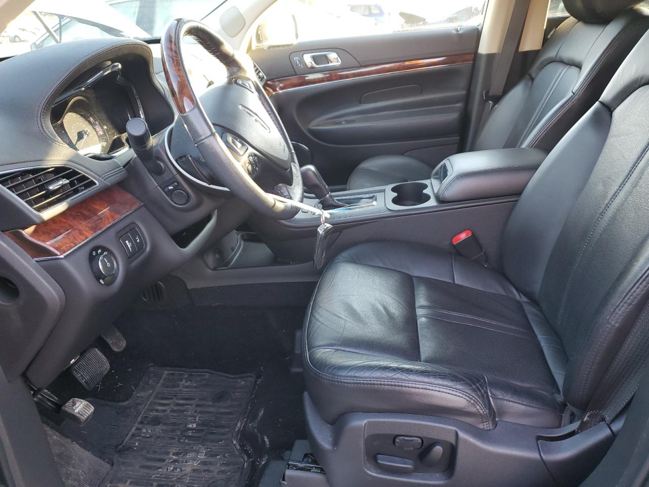 2019 Lincoln MKT - Image 7