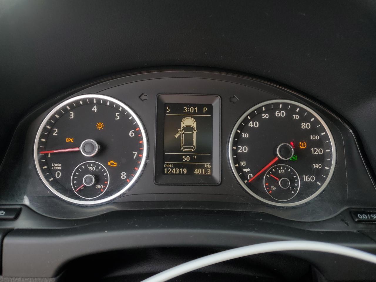 2010 Volkswagen Tiguan - Image 9