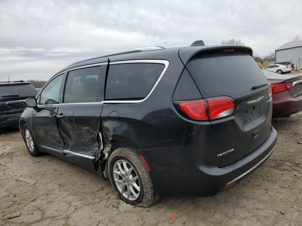 2020 Chrysler Pacifica - Image 2