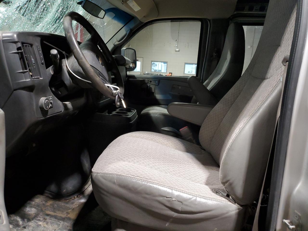 2012 Chevrolet Express - Image 7