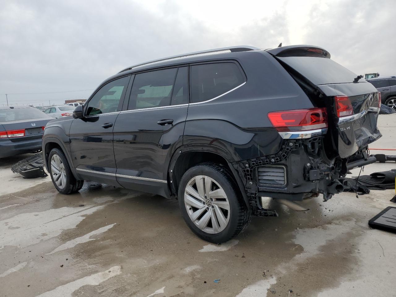 2021 Volkswagen Atlas - Image 2