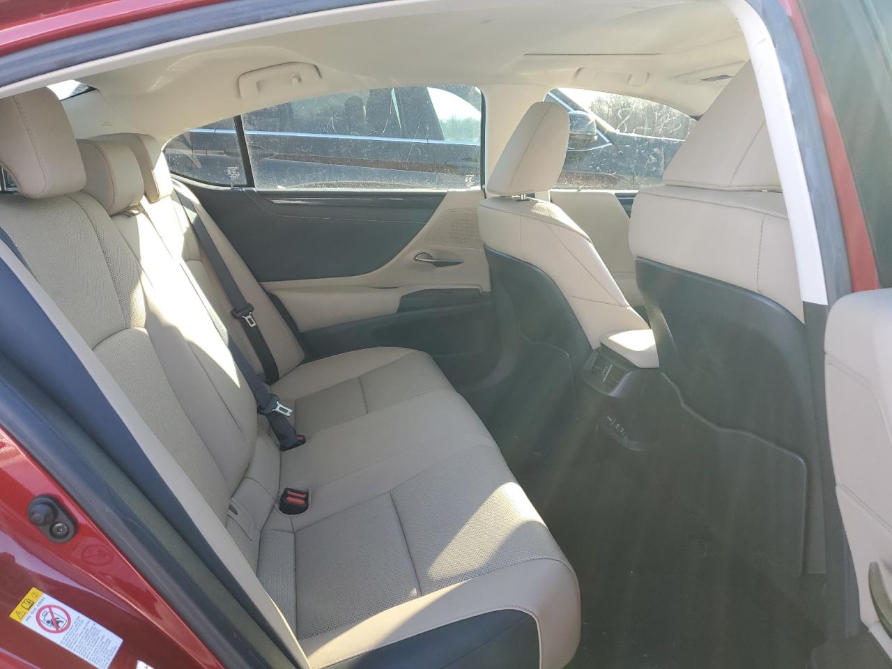 2019 Lexus ES - Image 10
