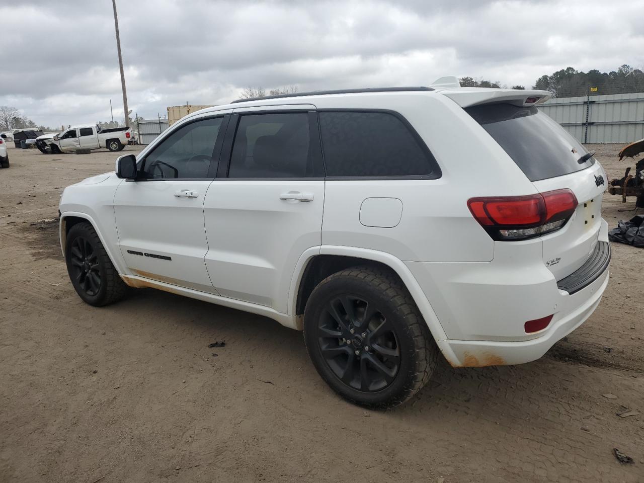 2018 Jeep Grand Cherokee - Image 2