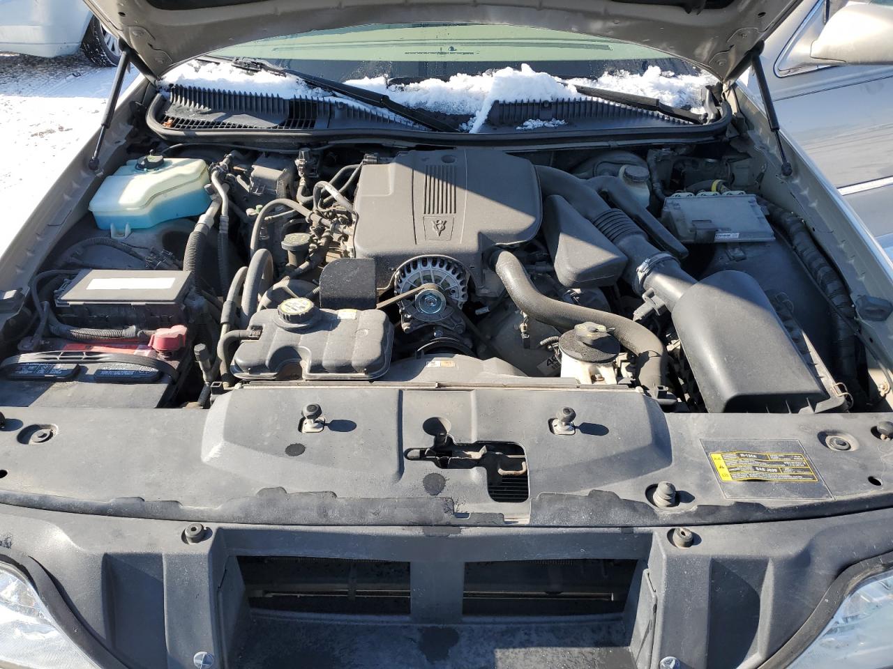 2006 Lincoln Town Car - Image 11