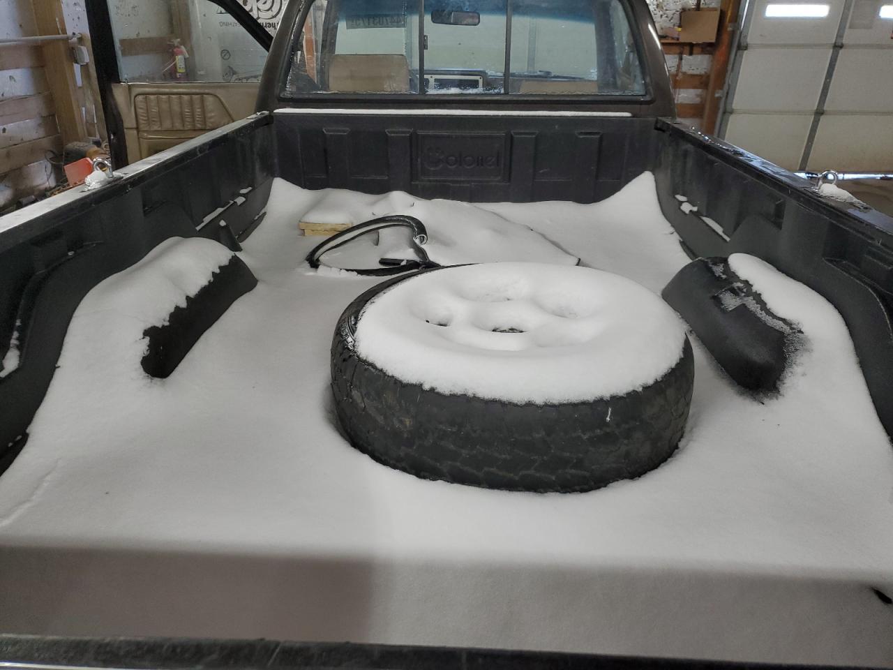1990 Dodge Dakota - Image 10