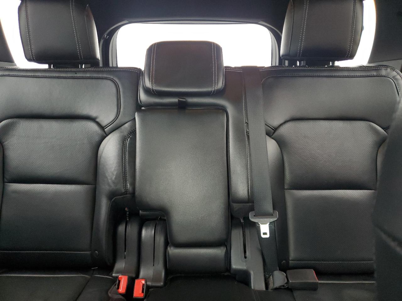 2017 Ford Explorer - Image 10