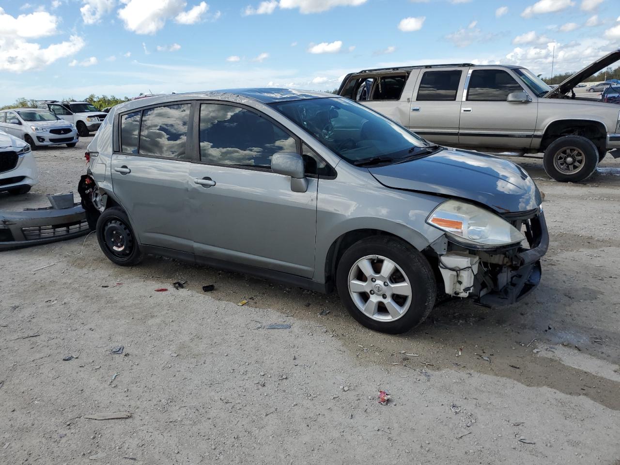2012 Nissan Versa - Image 4