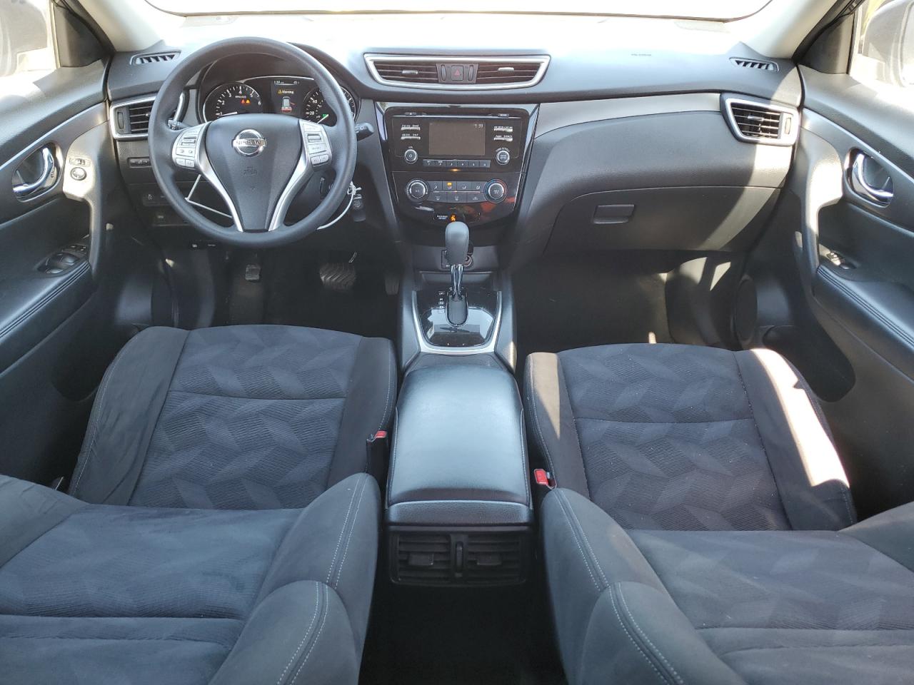 2015 Nissan Rogue - Image 8