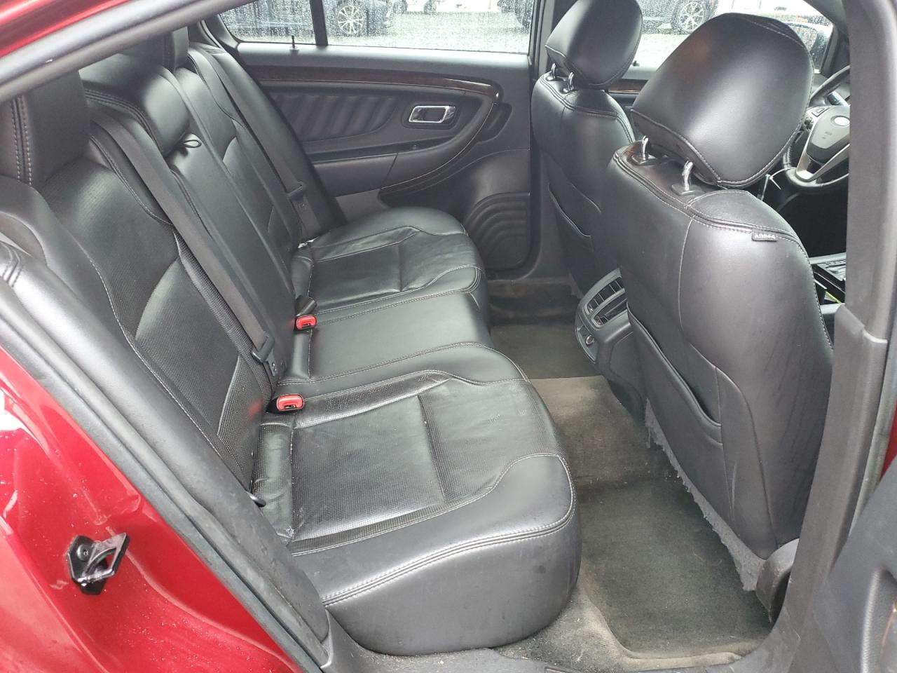 2014 Ford Taurus - Image 10