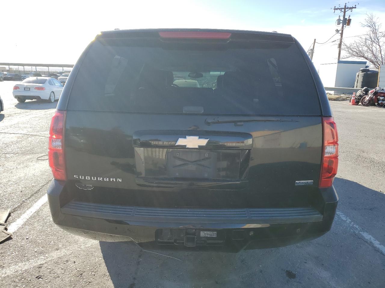 2011 Chevrolet Suburban - Image 6