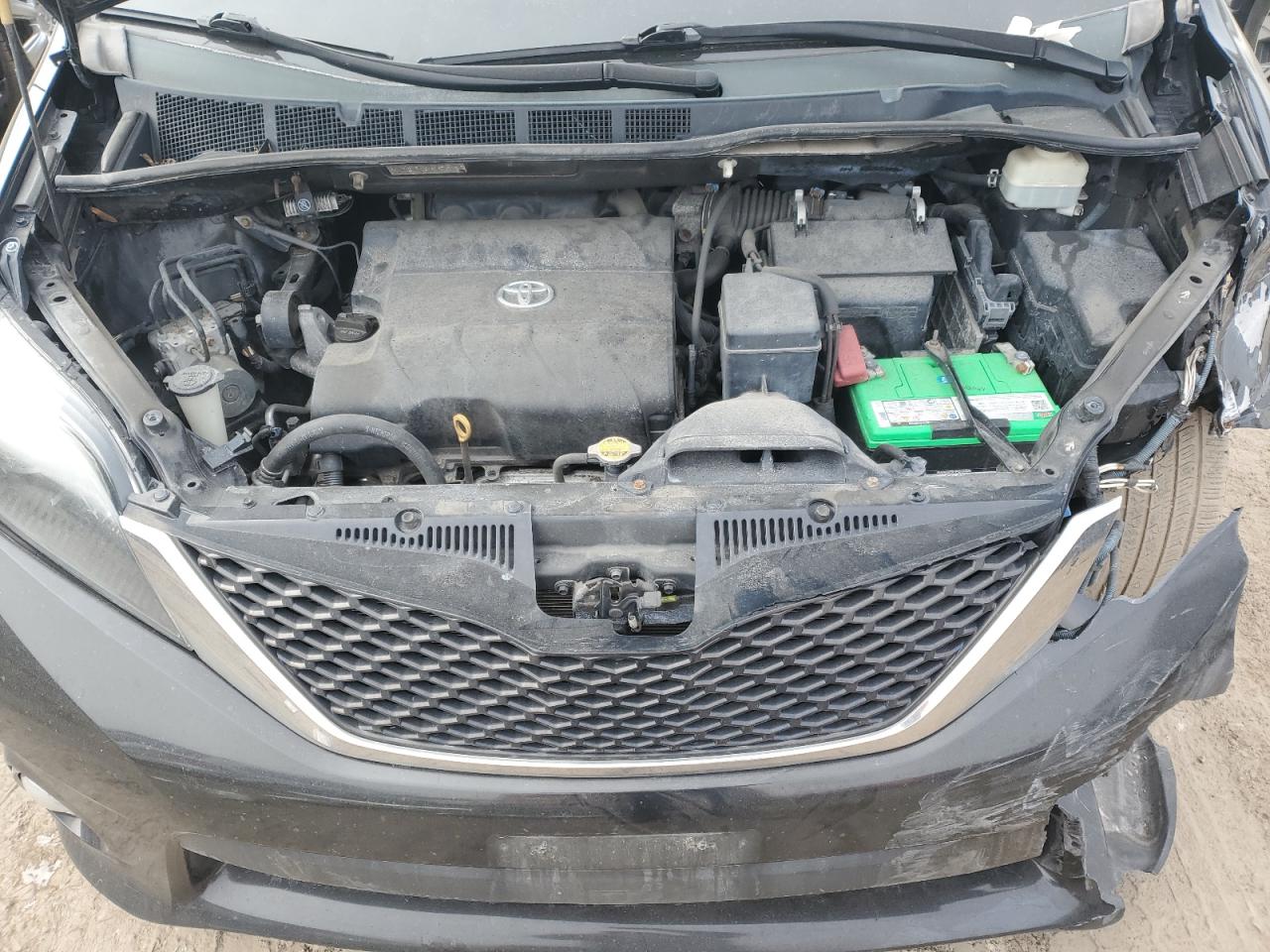 2011 Toyota Sienna - Image 12