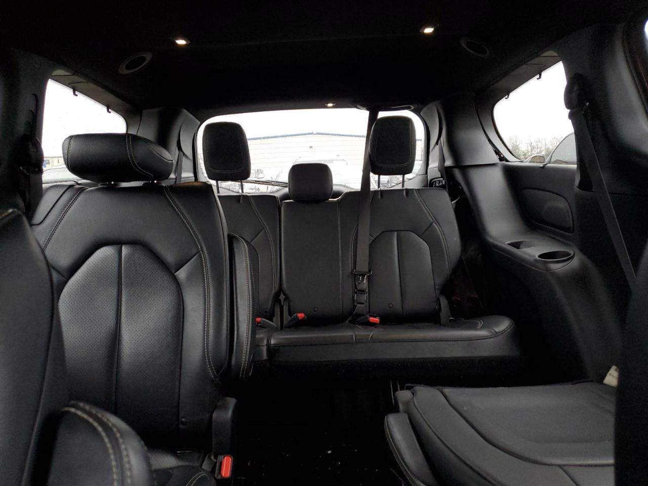 2019 Chrysler Pacifica - Image 10