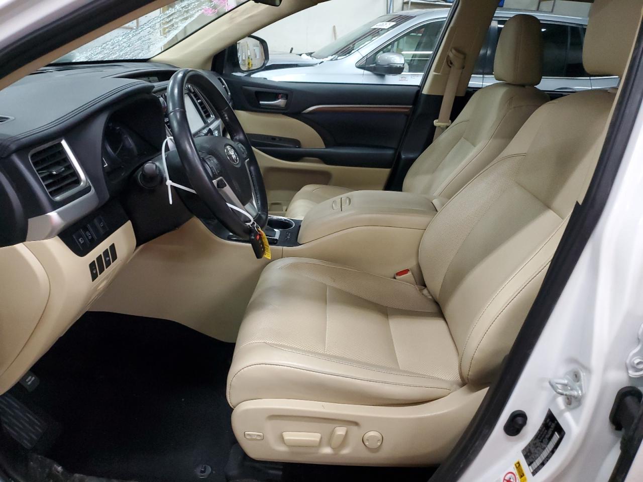 2019 Toyota Highlander - Image 7