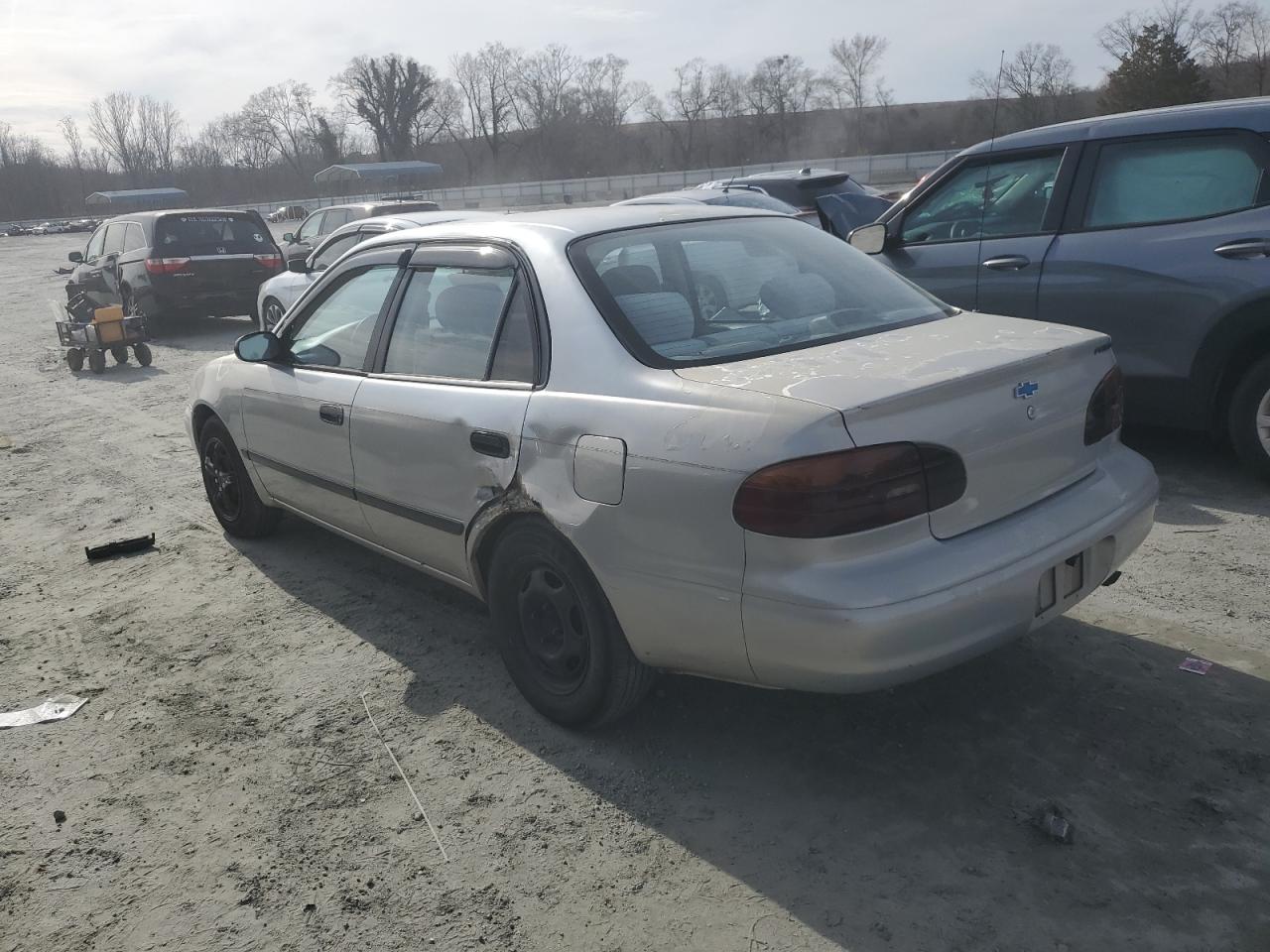 2000 Chevrolet Prizm - Image 2