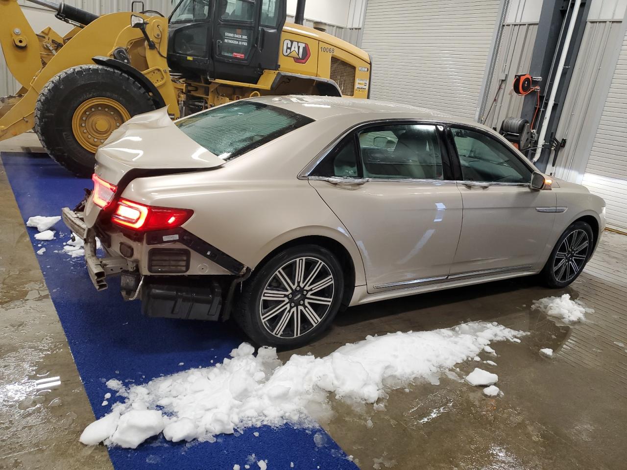 2017 Lincoln Continental - Image 3