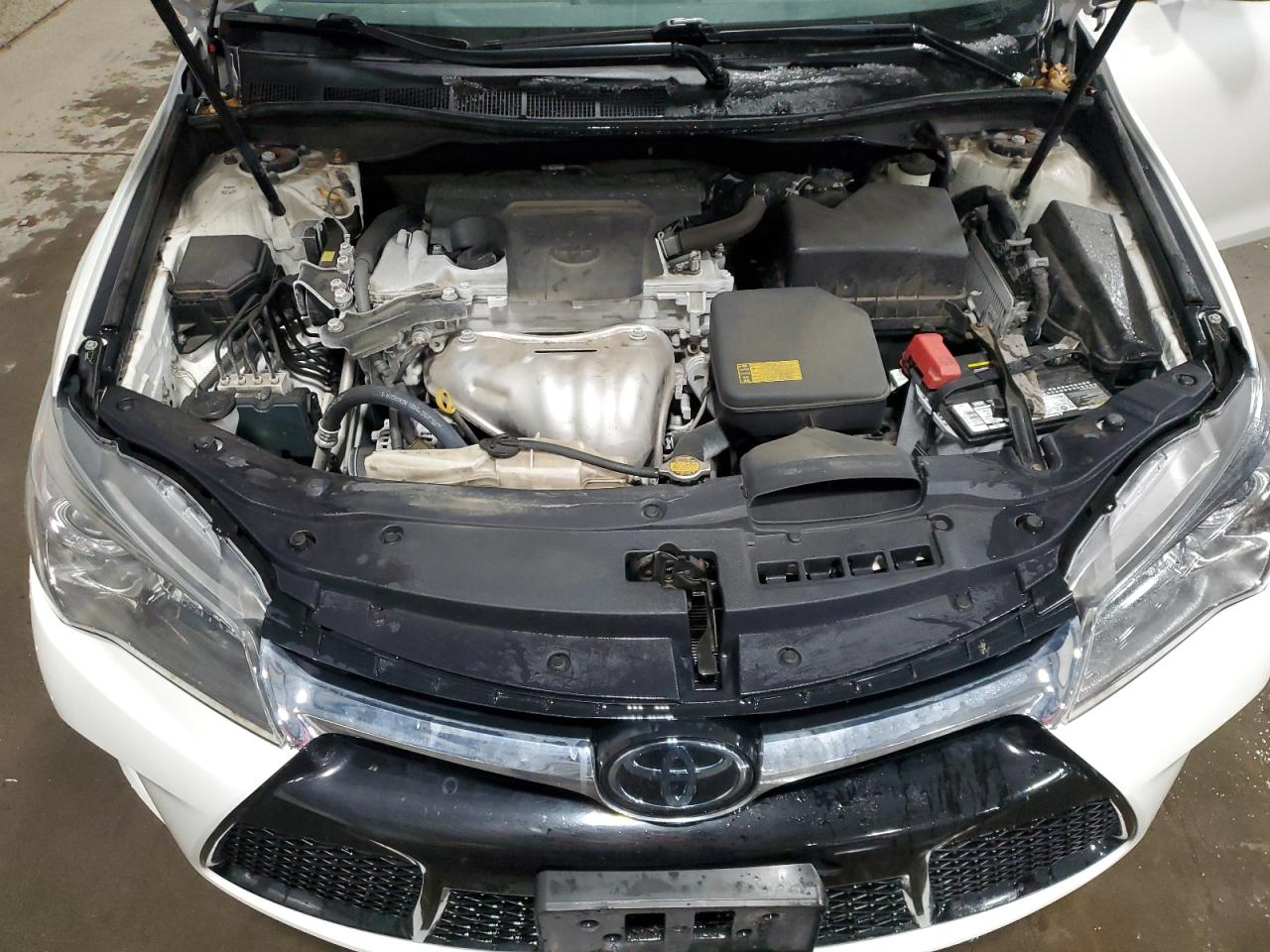 2015 Toyota Camry - Image 12