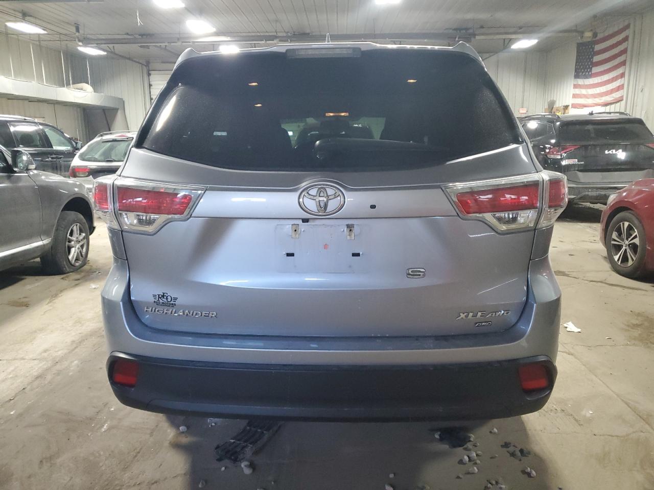 2016 Toyota Highlander - Image 6