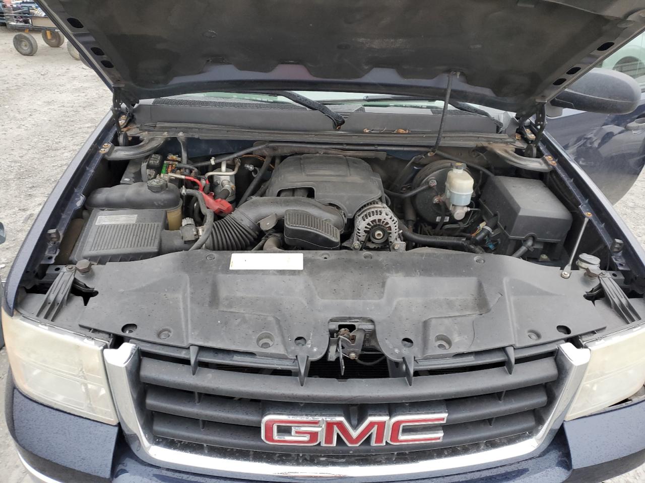 2010 GMC Sierra - Image 11