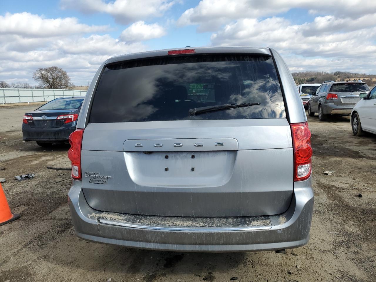 2018 Dodge Caravan - Image 6