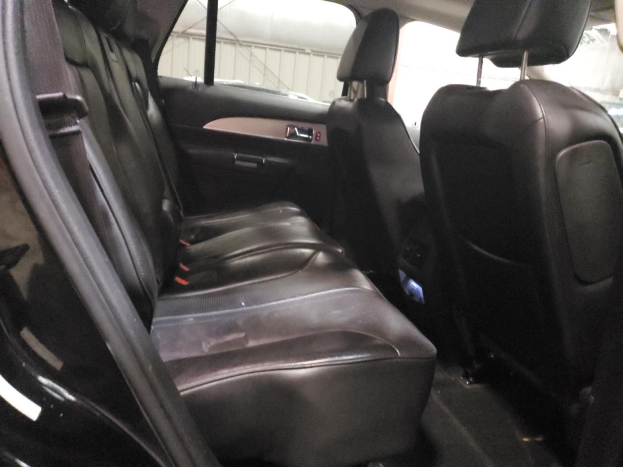 2011 Lincoln MKX - Image 10