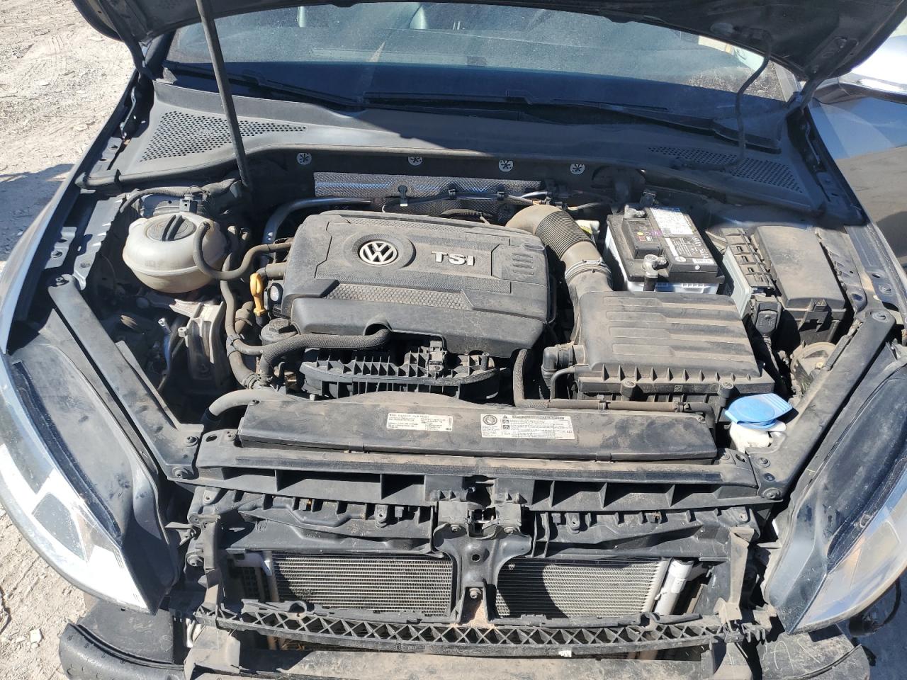 2017 Volkswagen Golf - Image 12