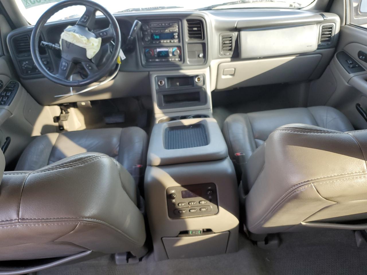 2004 Chevrolet Tahoe - Image 8