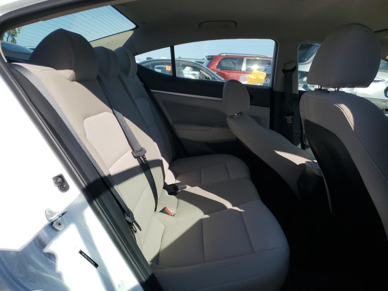 2020 Hyundai Elantra - Image 10