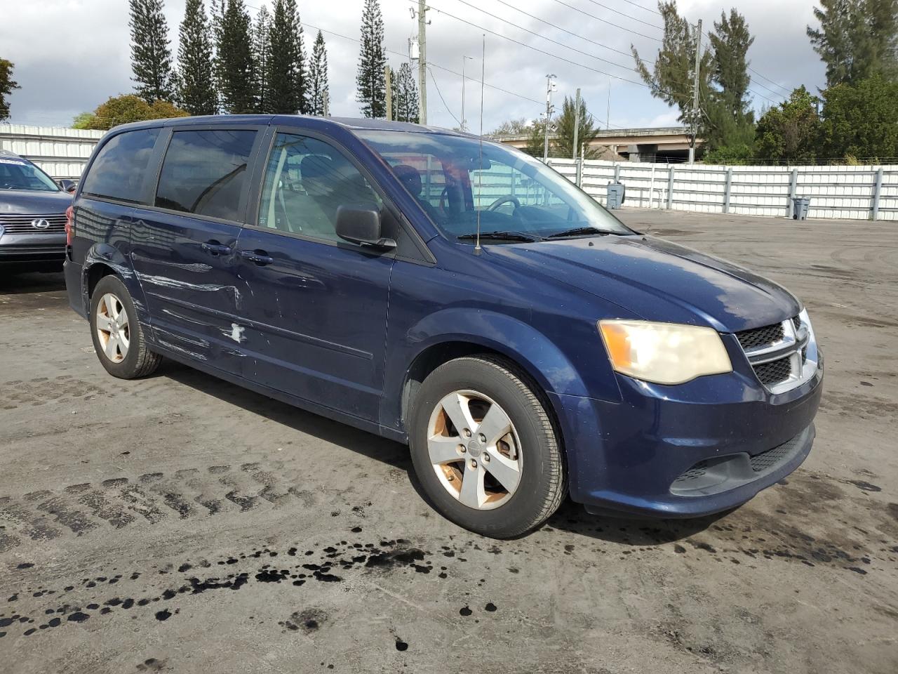 2013 Dodge Caravan - Image 4