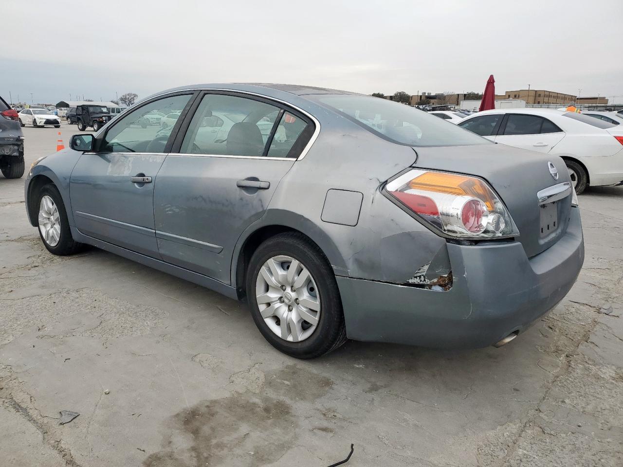 2011 Nissan Altima - Image 2