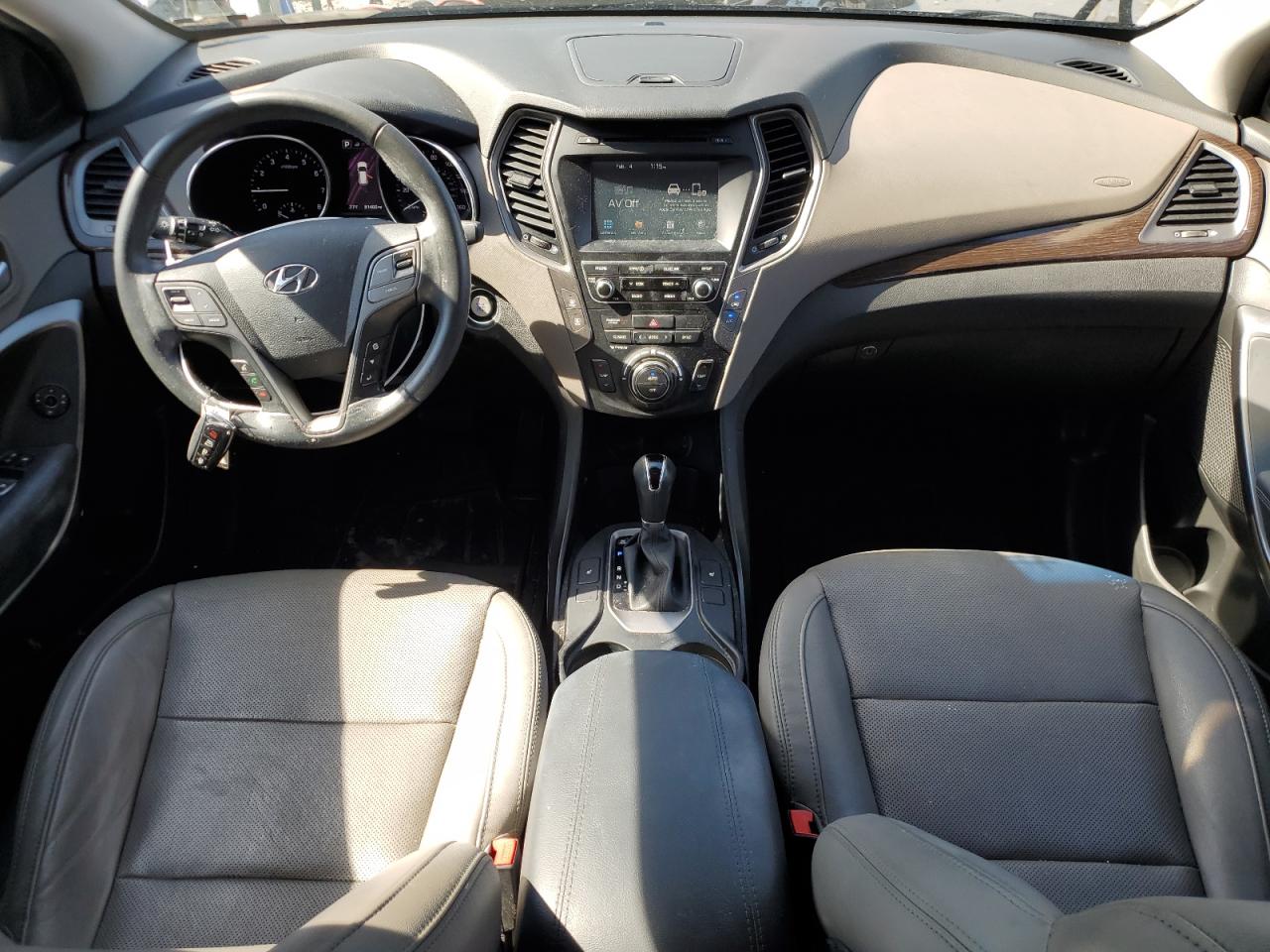 2017 Hyundai Santa Fe - Image 8