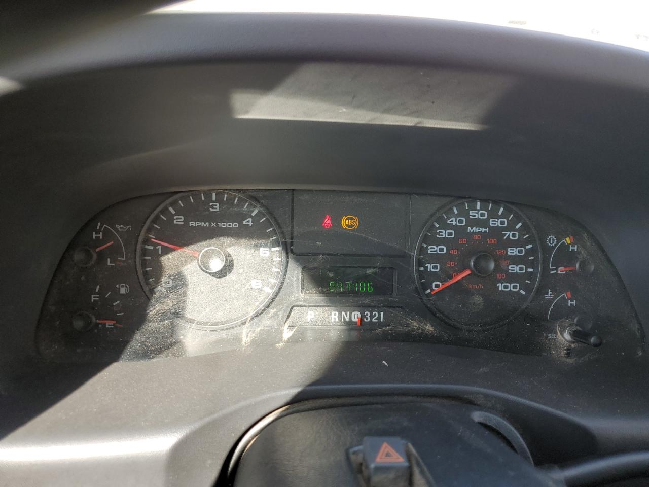 2006 Ford F450 - Image 9