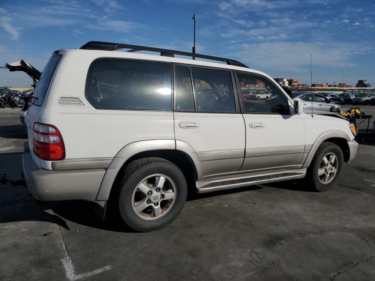 2003 Toyota Land Cruiser - Image 3