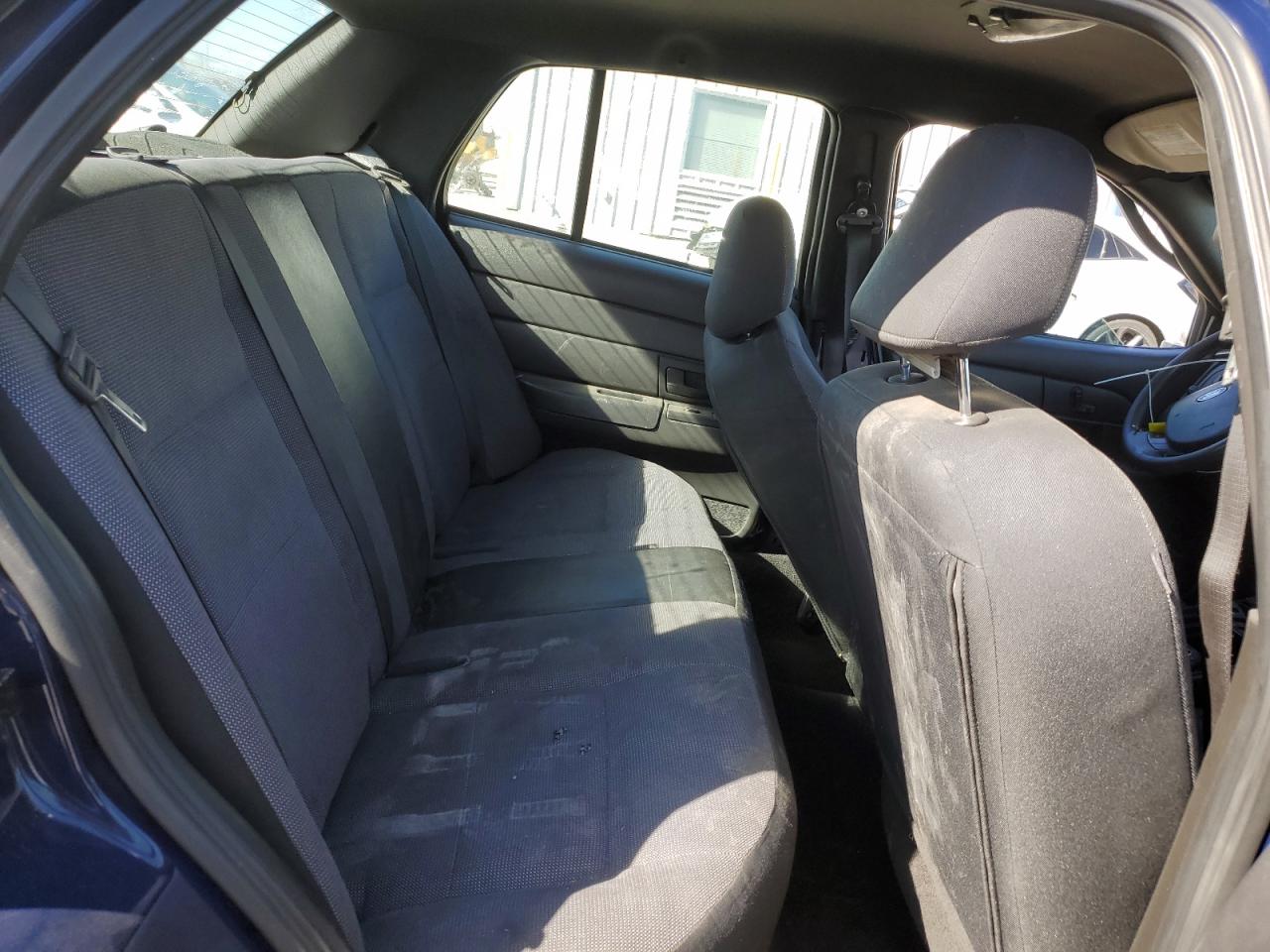 2008 Ford Crown Victoria - Image 10