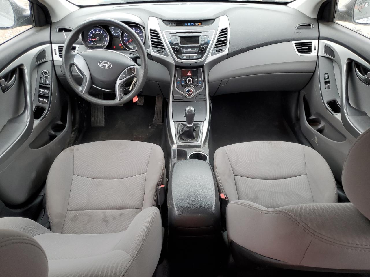 2016 Hyundai Elantra - Image 8