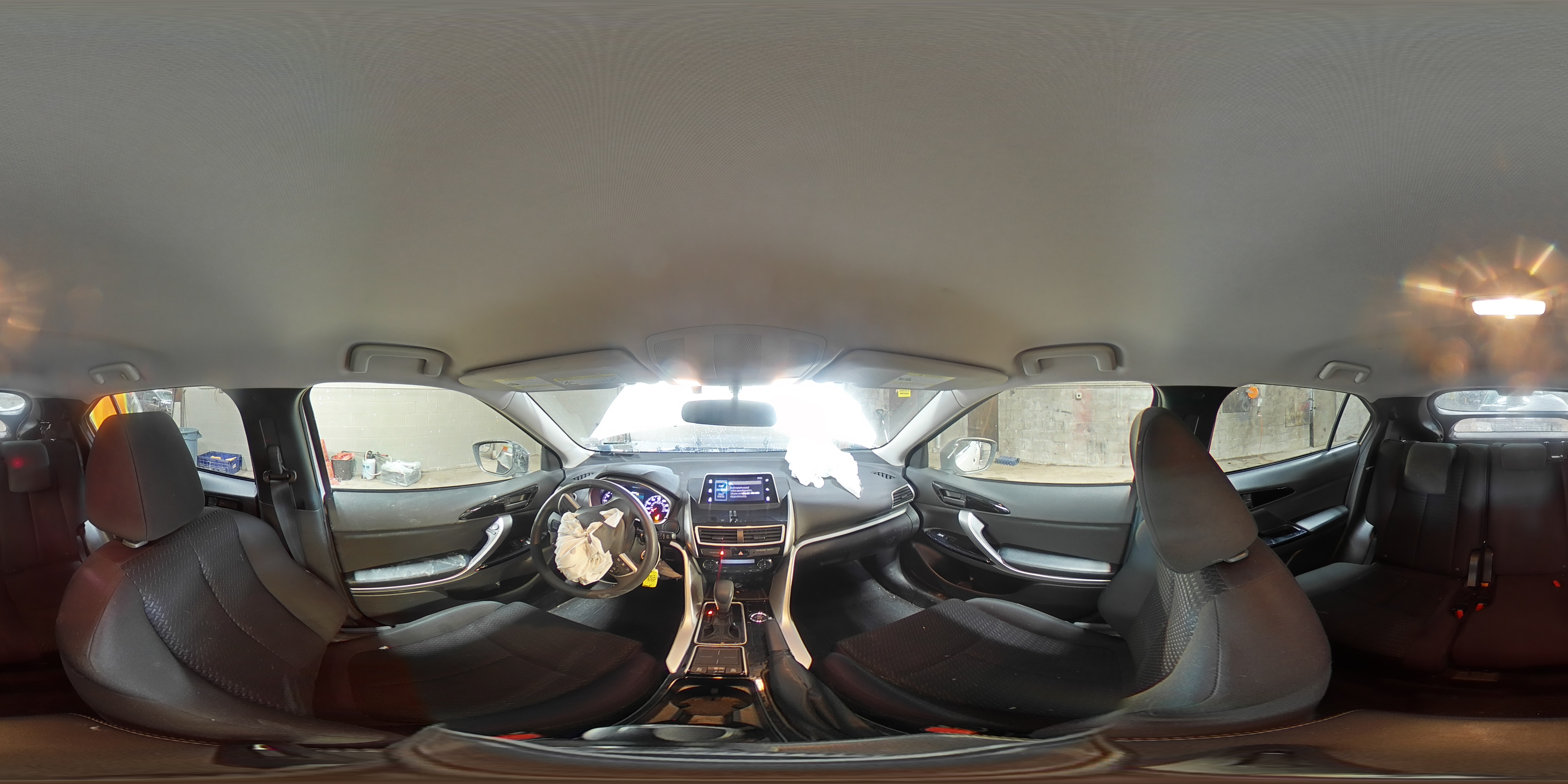 2019 Mitsubishi Eclipse - Image 13