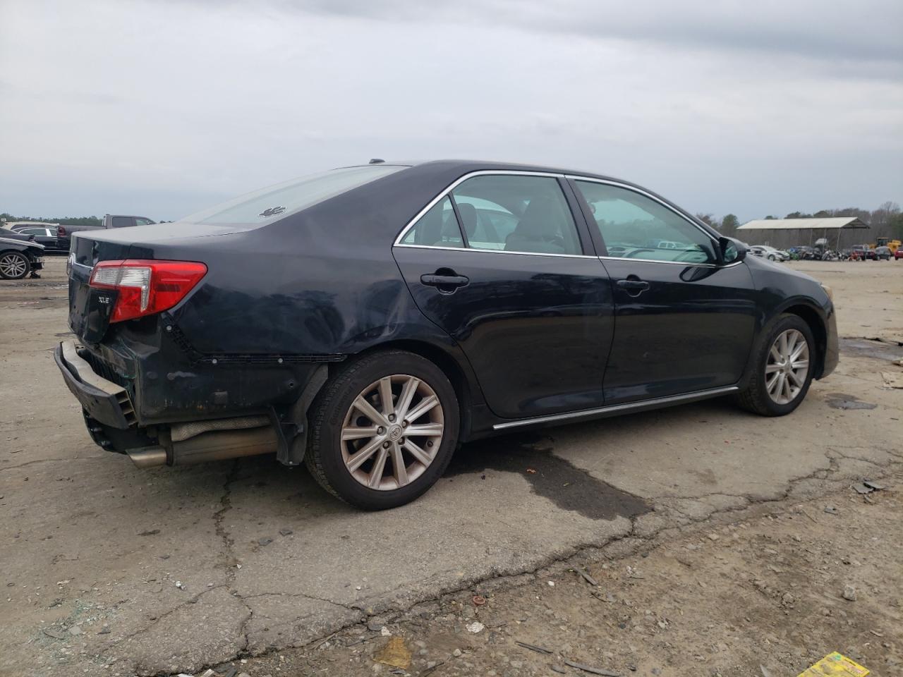 2014 Toyota Camry - Image 3