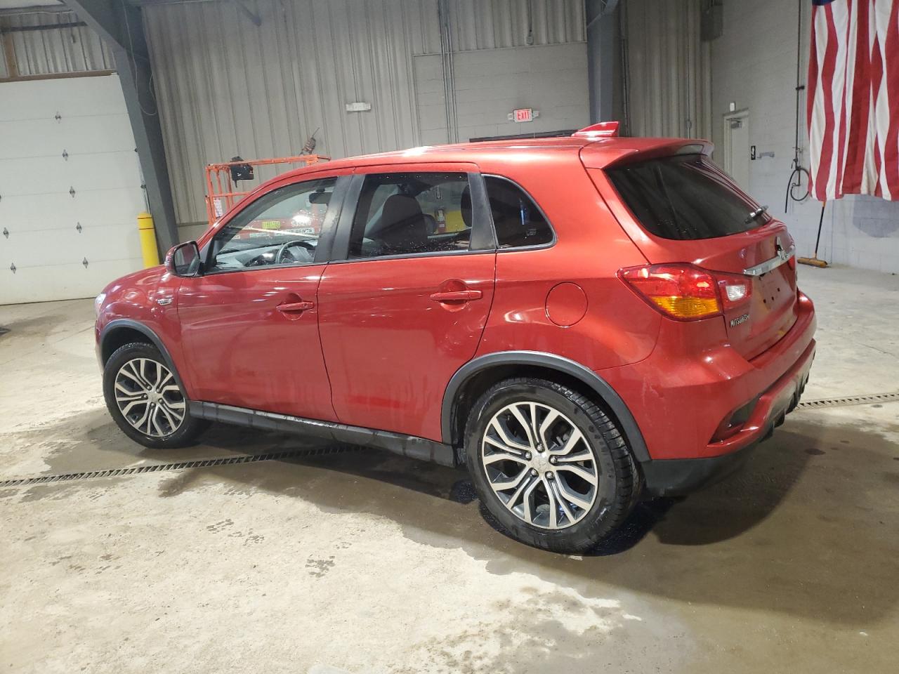 2018 Mitsubishi Outlander - Image 2