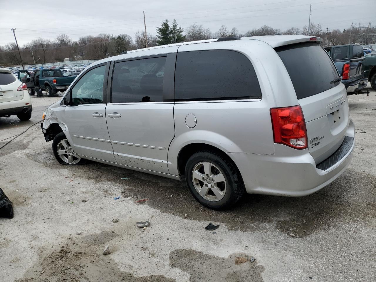2011 Dodge Caravan - Image 2