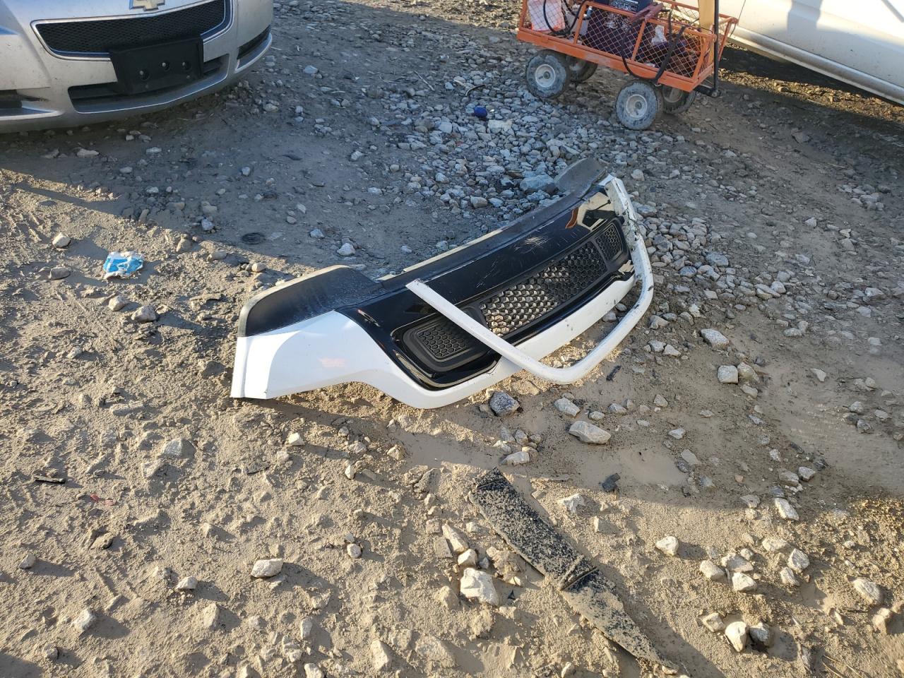 2015 Jeep Grand Cherokee - Image 13