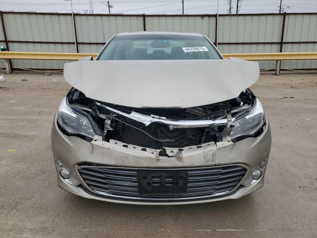 2014 Toyota Avalon - Image 5