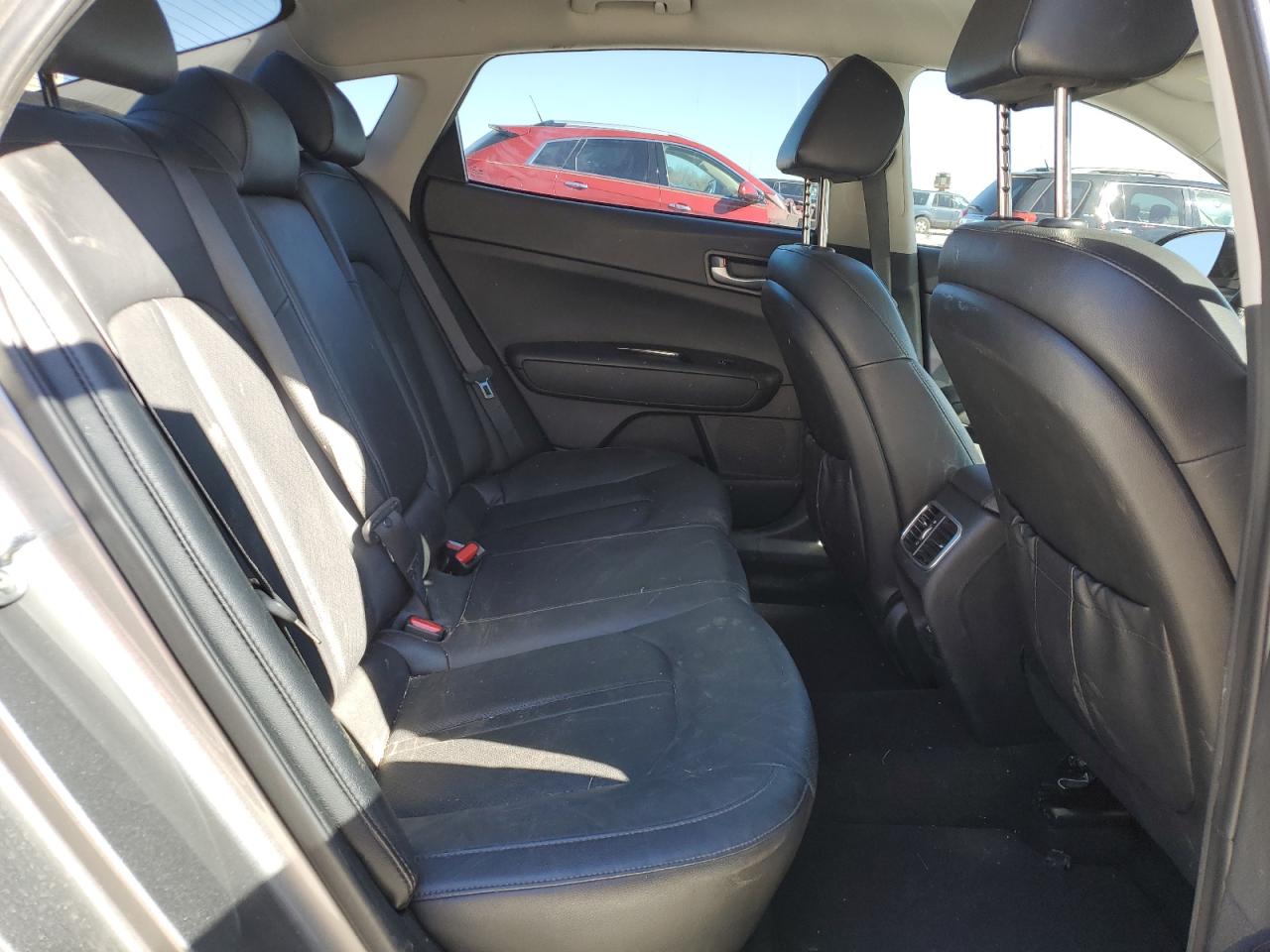 2019 Kia Optima - Image 10