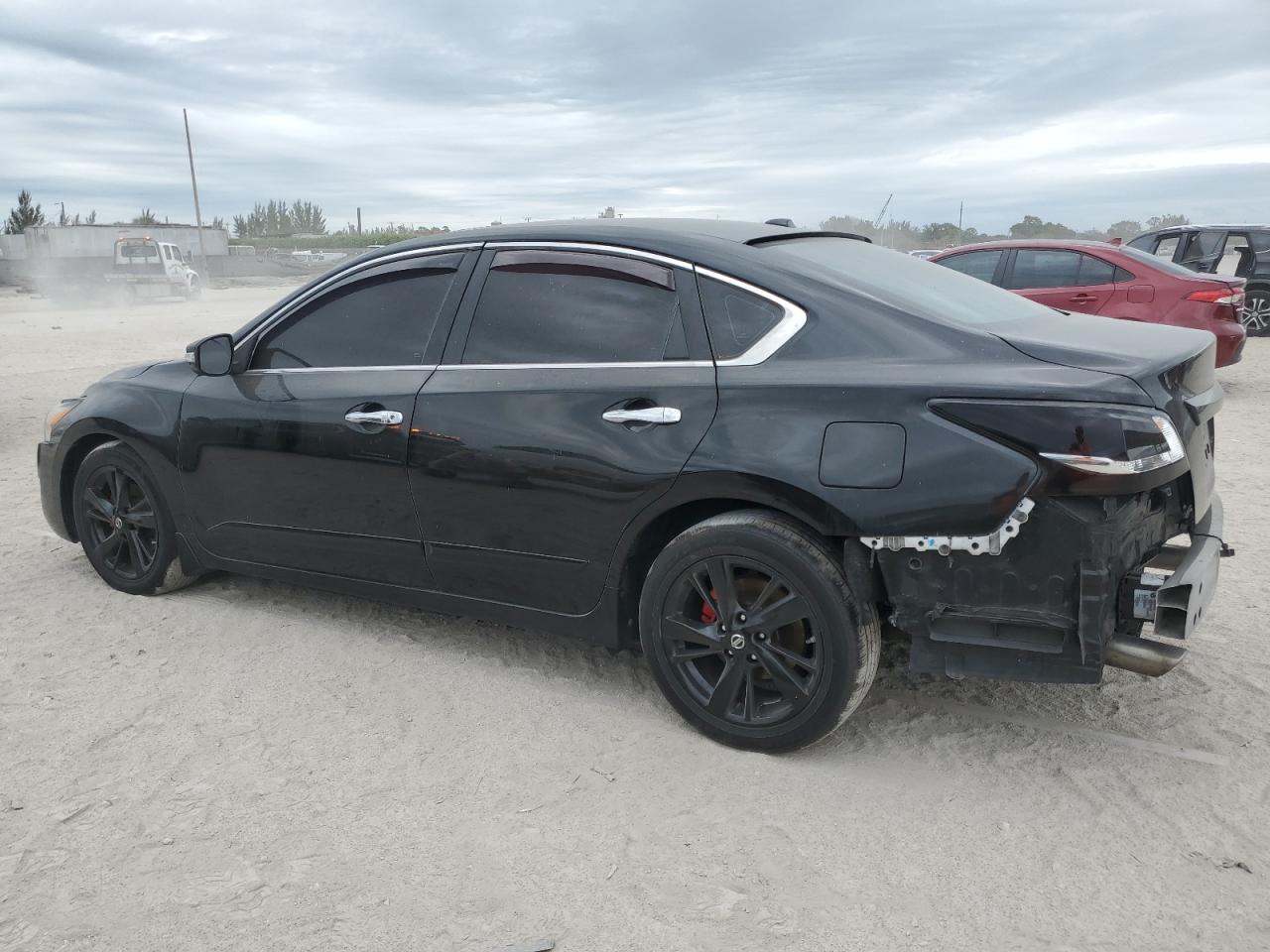 2015 Nissan Altima - Image 2