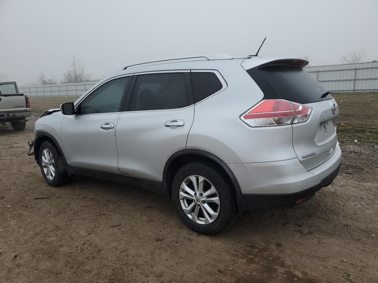 2015 Nissan Rogue - Image 2