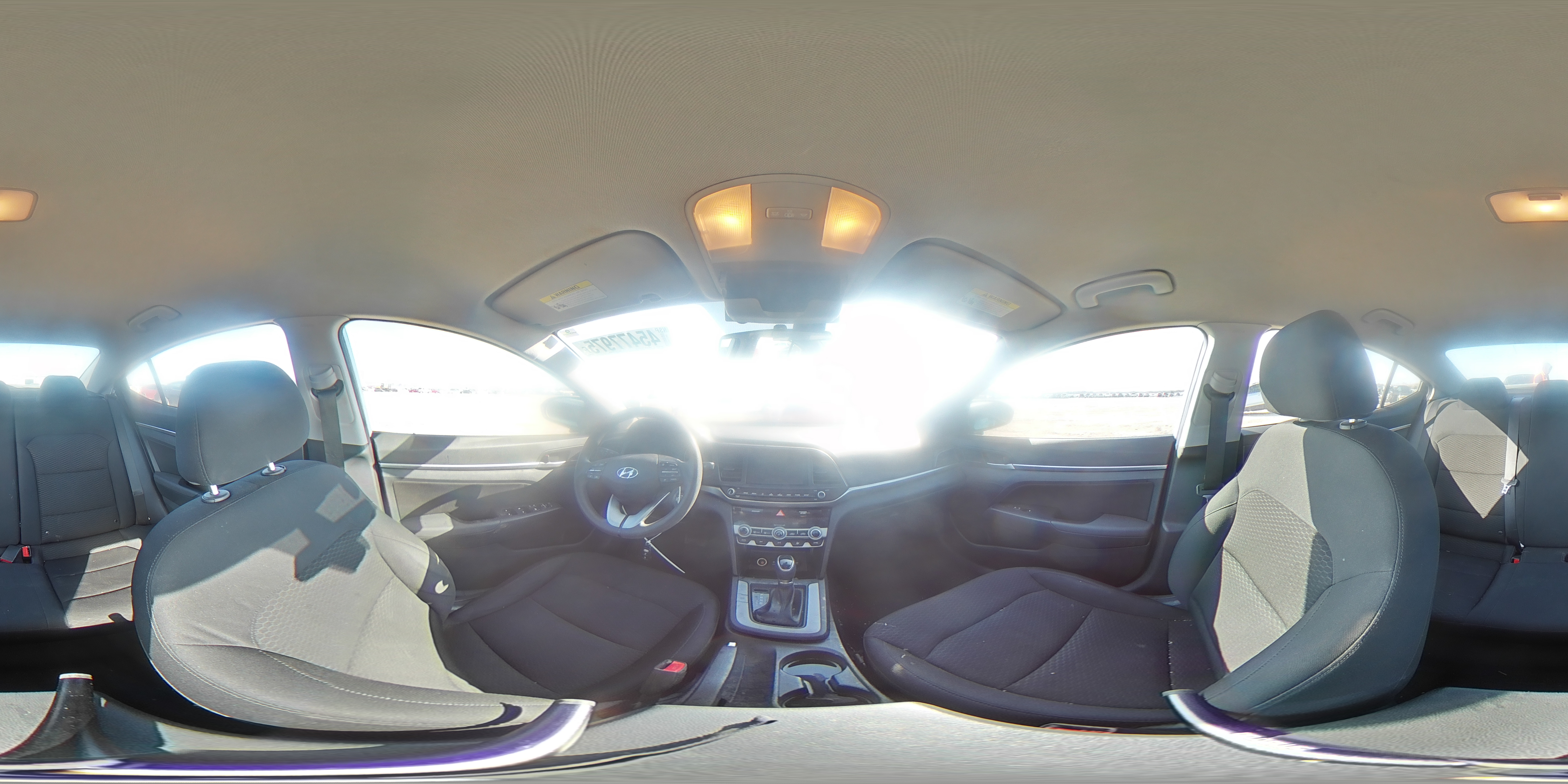 2020 Hyundai Elantra - Image 12