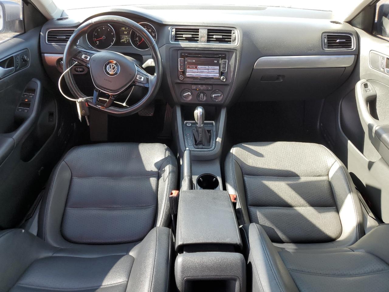 2015 Volkswagen Jetta - Image 8