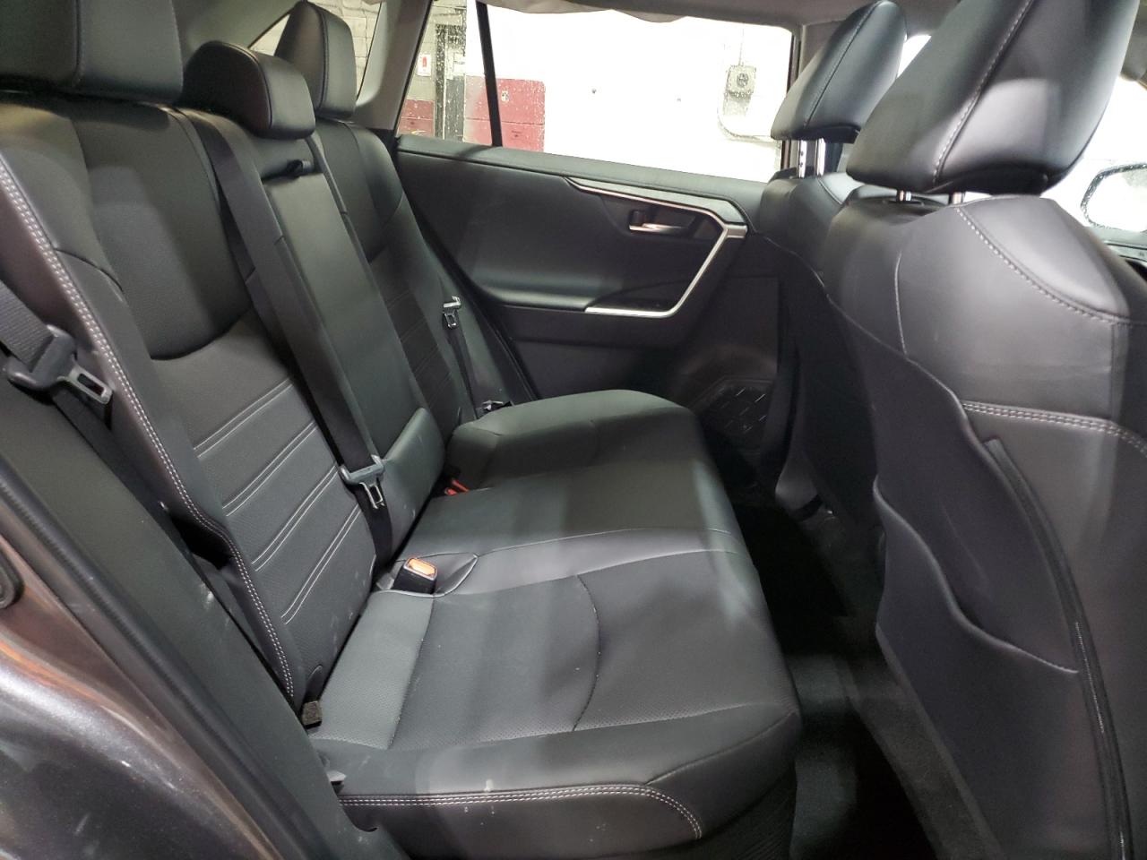 2022 Toyota RAV 4 - Image 11
