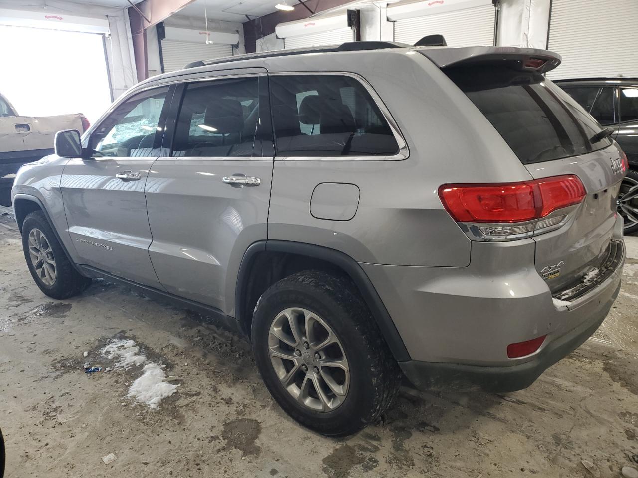 2015 Jeep Grand Cherokee - Image 2